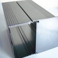 Boîtier d'extrusion en aluminium anodisé à longueur personnalisée de haute qualité pour PCB W136 * H136mm