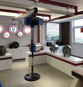 Grue d'équilibre à bras pliant intelligent de haute précision avec certification CE pour une utilisation en usine - Product Image 3
