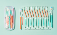 Kit de Cuidado Dental Portátil 7 en 1, Cepillo de Dientes en Forma de V, Cepillo Interdental, Hilo Dental, Mini Pasta de Dientes, Enjuague Bucal, Caja de Almacenamiento