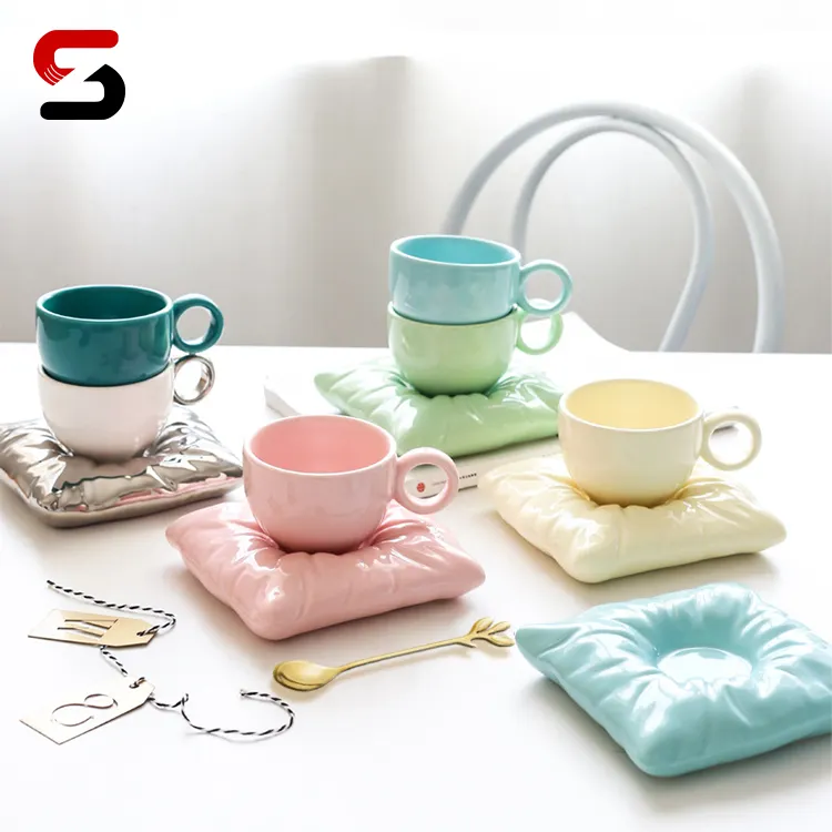 Egrand Nordic Creative Couple Gift Macaron cuscino a forma di tazza da caffè in ceramica economica Set di tazze e piattini da tè in porcellana