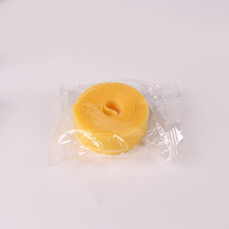 สีเหลือง