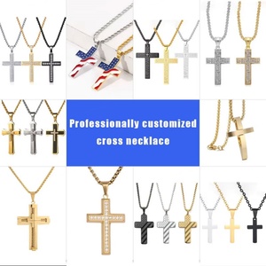 Fabricantes de Colgantes de Joyería Personalizados, Colgantes de Moda con Cadena de Cruz de Acero Inoxidable con Relleno de Oro de 18K y Moissanita para Hombre - Product Image 3