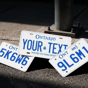 Targhe Personalizzate Uniche in Stile Ontario per Moto e Auto, Realizzate in <span class=keywords><strong>Alluminio</strong></span> Riflettente con Dettagli Blu e Bianchi - Product Image 2