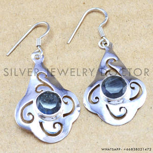 แหวนแลบราโดไรต์พรีเมี่ยมพร้อมอัญมณีธรรมชาติและเครื่องประดับเงินสเตอร์ลิง - Product Image 3