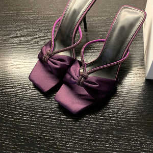 2024 nuovi sandali con cinturino in strass di raso viola da donna con fiocco con tacco a vista con punta alta infradito estivi con tacco esterno - Product Image 4
