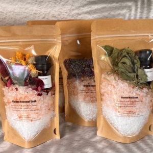 Sels de bain de l'Himalaya et sels d'Epsom avec des huiles essentielles : aromathérapie et bien-être, plus des fleurs séchées pour la régénération du corps et de l'âme - Product Image 3