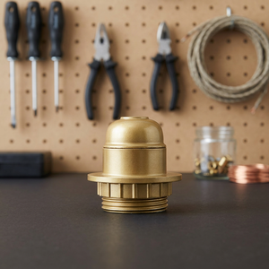 Portalampada E27 con corpo filettato, anello di bloccaggio e rondella dorata, in materiale Baquelite, colore oro, 250V 4A (F-Bright 1200613-D) - Product Image 2