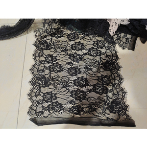 En <span class=keywords><strong>solde</strong></span>, grande quantité, prix d'usine, lot de dentelle noire et blanche de 20 cm, dentelle de Chantilly, bordure de dentelle, tissu en gros pour robe de femme - Product Image 1