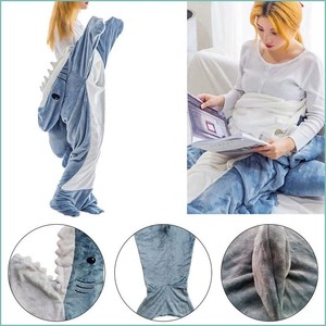 Nouveauté Hiver Pyjama Combinaison Requin, Sac de Couchage Animalier de Dessin Animé, Vêtements d'Intérieur Chauds et Confortables, Tendance Homme et Femme - Product Image 2