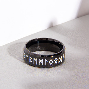 Anello Vichingo Retrò Nordico con <span class=keywords><strong>Rune</strong></span> per Uomo e Donna, Semplice Anello in Acciaio Inossidabile 316L con Lettera di Odino, Gioiello Amuleto per Coppie - Product Image 4