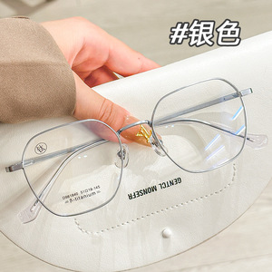 Monture de lunettes géométriques pour femme Mirror One 981840, légère en titane bêta, design polygonal, Danyang - Product Image 4