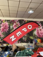 Drapeau publicitaire extérieur économique, drapeau de sac à dos avec impression numérique, matériau en polyester, style défilant, utilisation pour l'affichage