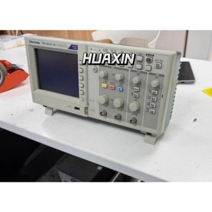 Tektronix TDS1012C-SC 100M d'occasion - Product Image 4