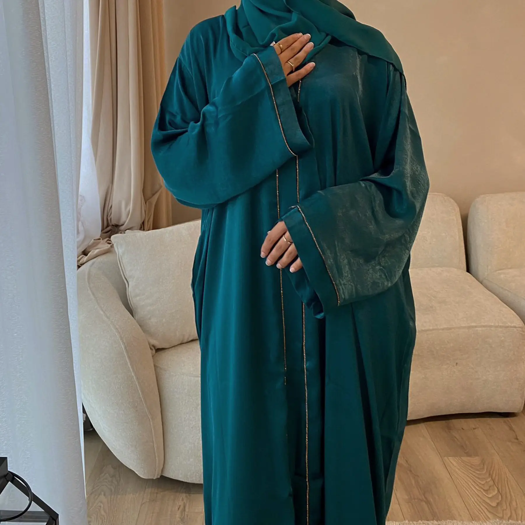 Nuevo musulmán Abaya Ropa de mujer Diamante Satén Abierto Abaya Vestido modesto Abaya Frauen Muslimisches Kleid