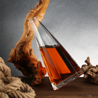 750ml Pyramidenförmige Glasflasche mit Kreativem Konischem Design Whisky-Eisflasche, Hergestellt von der Heze Fabrik