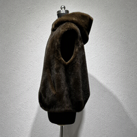 Gilet sans manches en fausse fourrure marron personnalisé en polyester avec capuche et fermeture éclair sur le devant, poches obliques, idéal pour l'automne et l'hiver, style décontracté