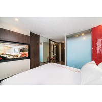 Meubles d'hôtel Vib by Best Western : armoire, sommier, tête de lit, chaises, canapé, liquidation de meubles de chambre d'hôtel