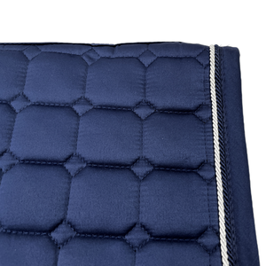 Vente en gros <span class=keywords><strong>Tapis</strong></span> de selle <span class=keywords><strong>d</strong></span>'équitation <span class=keywords><strong>Tapis</strong></span> en satin pour cheval Produits équestres <span class=keywords><strong>Tapis</strong></span> de selle en tissu pour sauter - Product Image 4