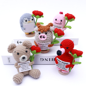 ตุ๊กตาหมีวาเลนไทน์ถักโครเชต์ทำมือจากขนสัตว์ ดีไซน์แปลกใหม่ สร้างสรรค์ ตลกขบขัน สำหรับตกแต่งในวันวาเลนไทน์ - Product Image 1