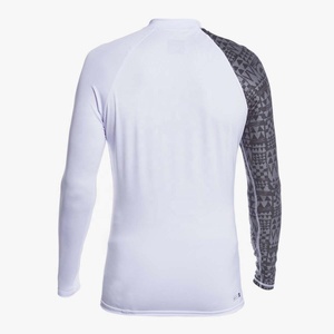 Camiseta de Protección Solar con Capucha para Hombre, Material Poliéster/Spandex, Diseño con Cuello Redondo, Marca Personalizada para Buceo y Pesca Submarina - Product Image 4