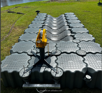Plateforme flottante modulaire en plastique PE, ponton flottant pour le stationnement et l'amarrage de jet-skis et de bateaux