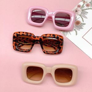 2023 occhiali da <span class=keywords><strong>sole</strong></span> per bambini occhiali da <span class=keywords><strong>sole</strong></span> per bambini con montatura quadrata personalità della moda net celebrity y2k new trendy vintage sun shades - Product Image 2
