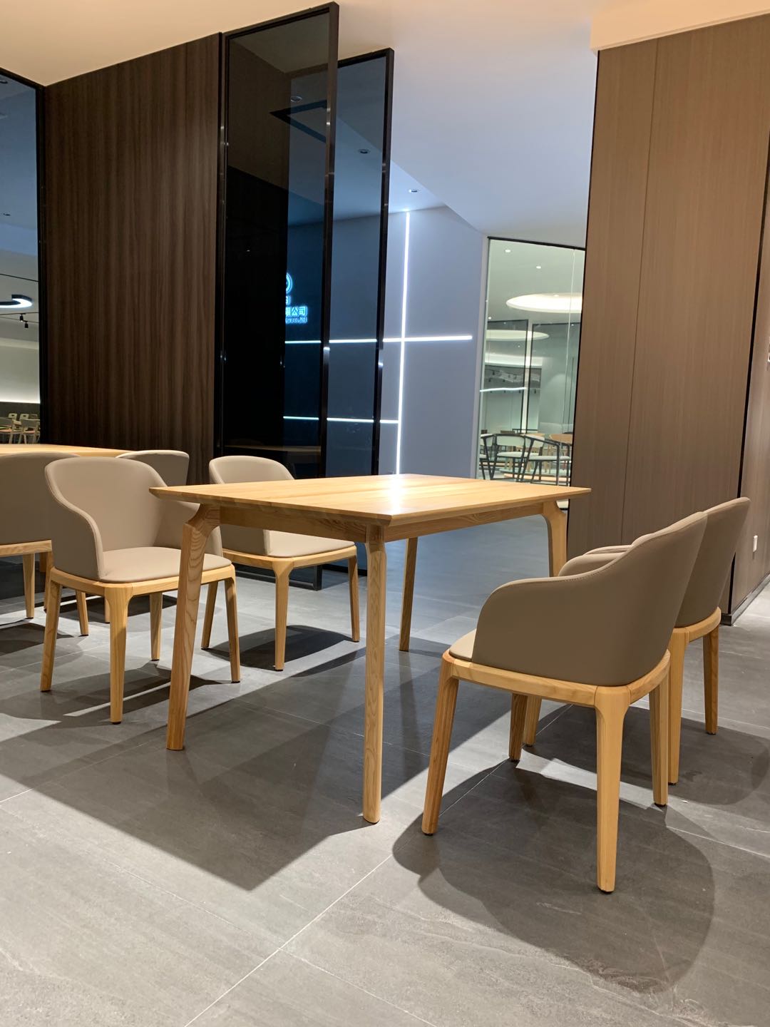 High Quality Ash Wood Frame With High density Foam of Hot-sale Dining Canteen Restaurant Apartment Chair