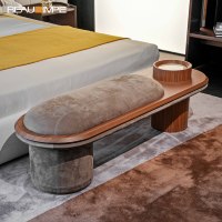 Banc d’extrémité de lit Shirley de luxe, revêtement en tissu avec accents en cuir givré, personnalisable pour les chambres de vi