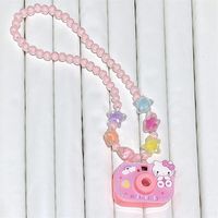 Collier de projection en plastique écologique pour enfants, bijoux perlés, pendentif caméra dessin animé mignon, jouet lumineux pour petites filles