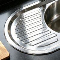 Évier de cuisine moderne en acier inoxydable avec égouttoir, robinet courbé, cuve unique encastrable, antibactérien, anti-taches, minimaliste