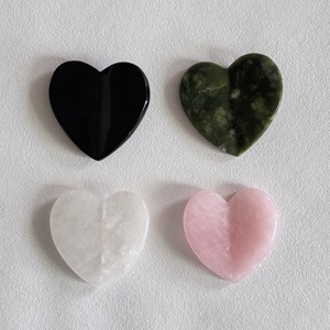 Vente en gros de planches en forme de cœur 3D en quartz rose et aventurine verte, planches de beauté faciale Gua Sha pour le visage - Product Image 5