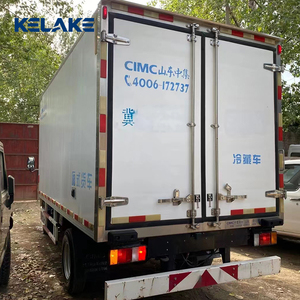 Le camion frigorifique Isuzu de 4 tonnes est une fourgonnette frigorifique compacte utilisée pour le transport de viande, de légumes et de fruits surgelés. - Product Image 5
