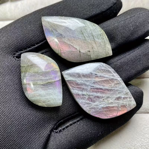 Labradorita Púrpura Natural con Destellos Iridiscentes, Cabujón Pulido en Forma de Hoja, Gema Suelta de Alta Calidad para Joyería DIY - Product Image 6