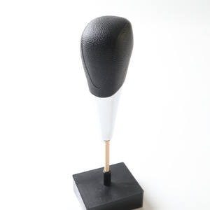 Pommeau de levier de vitesse en cuir ergonomique pour Toyota Camry, transmission automatique - Product Image 1