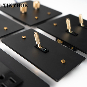 แผงทองเหลืองสีดำทอง  สวิตช์แบบอเมริกัน 3 ทาง 15A  แบบ Knurled Toggle  สำหรับโรงแรมและบ้าน  พร้อมเต้ารับ GFCI  <span class=keywords><strong>USB</strong></span>  110V  ไฟ LED ปรับความสว่างได้ - Product Image 1