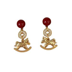 Boucles d'oreilles pendantes en alliage de zinc avec strass en cristal, motif cheval rouge, pour femme - Product Image 5