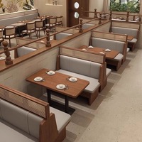 Ensemble de mobilier de restaurant occidental moderne : banquette en bois massif et table à manger avec table basse de café pour bistro