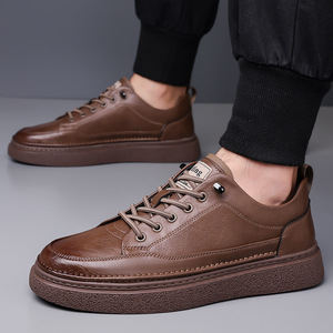 Chaussures de marche pour hommes en cuir véritable, bout rond, à lacets, doublure en peluche, semelle extérieure en caoutchouc isolante, style décontracté - Product Image 4