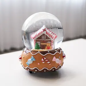2023 Custom Made Snow Globe Natal Crystal ball snowglobe A casa Gingerbread snow globe Para Decoração De Férias