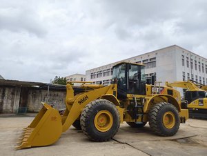 Cargadora de Ruedas CAT 966H de Segunda Mano en Excelentes Condiciones, Motor que Ahorra Combustible, Bajas Horas de Trabajo, Sistema Hidráulico Estable en Venta - Product Image 1