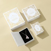 Boîte d'emballage de bijoux de luxe en carton kraft avec fermeture magnétique, doublée d'éponge, pour collier, boucles d'oreilles, bracelet, avec logo personnalisé