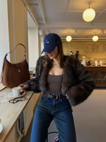Zeyu 2026 Nouvelle Veste Courte Ultra-Épaisse en Fausse Fourrure Marron Chocolat pour Femme, Modèle Ouvert, Chaude et Moelleuse, Idéale pour Soirées et Hiver, ODM/OEM