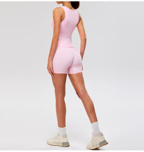 ชุดโยคะผู้หญิงทรงเข้ารูป YIYI 2026 รุ่นใหม่ ชุดออกกำลังกาย 3 ชิ้น กางเกงเลกกิ้ง กางเกงขาสั้นทรง Biker เสื้อกล้ามเว้าลึกแบบมีฟองน้ำเสริม ชุดออกกำลังกายสำหรับเข้ายิม - Product Image 3