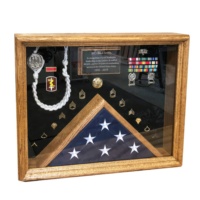 Vitrine de boîte d'ombre triangulaire en verre trempé HD en bois massif écologique pour drapeaux de vétérans militaires thèmes d'animaux de fleurs