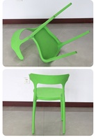 Chaise de salle à manger en PP colorée pour usine, tables et chaises en plastique pour extérieur, café, usage domestique ou hôtelier, design économique pour restaurant