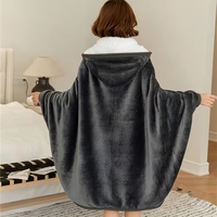 Plaid multifonctionnel écologique et doux pour la peau, avec fermeture à boutons, en flanelle matelassée et polaire Sherpa, motif personnage, pour femme