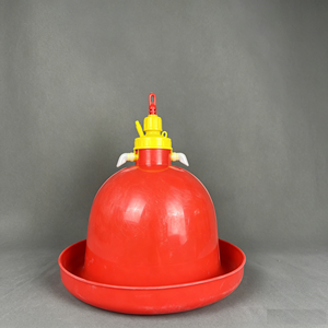 Équipement d'élevage : Mangeoires et abreuvoirs automatiques en plastique pour poulets, abreuvoirs cloche Plasson pour poulets - Product Image 2