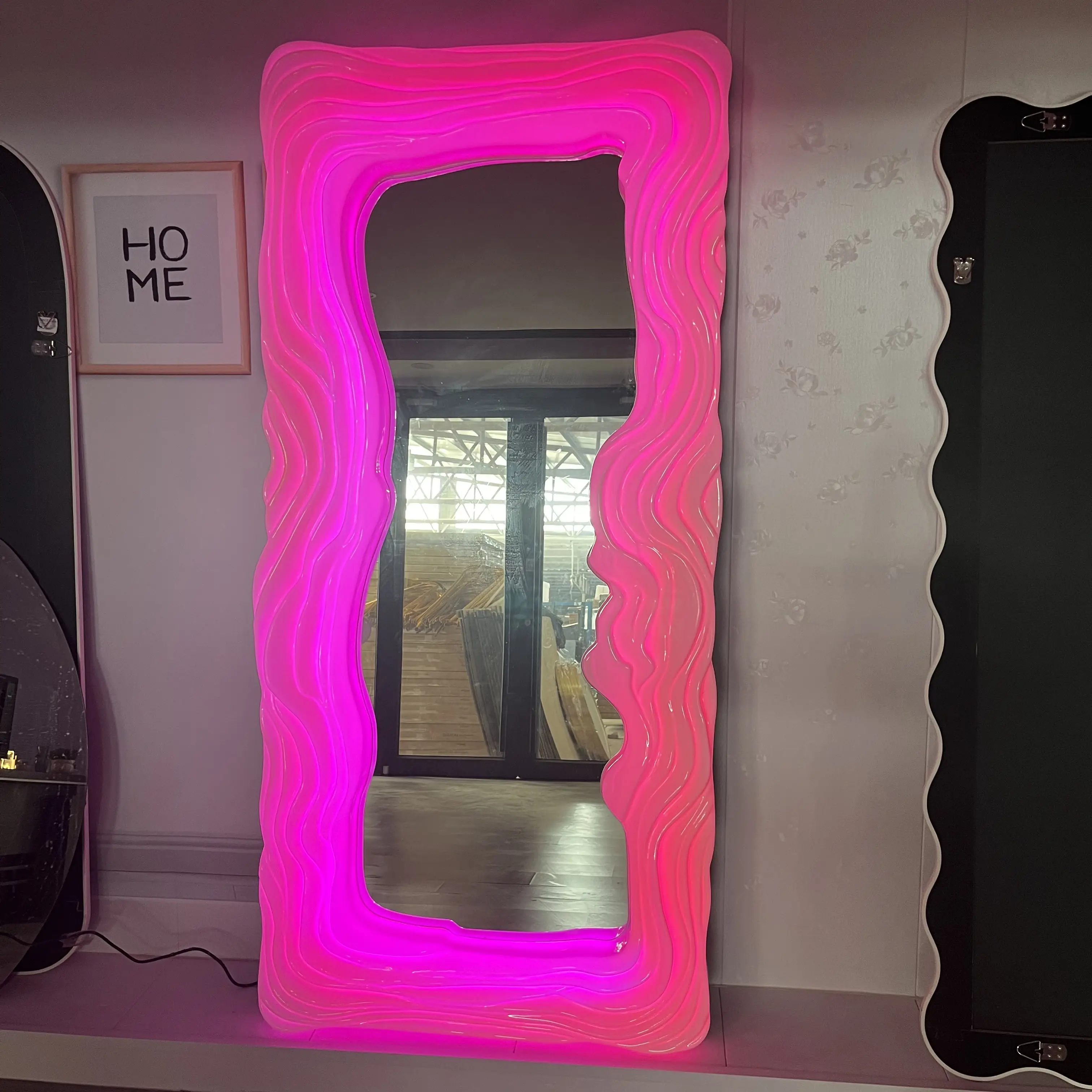 Wall Mounted Irregular Decorative Mirrors with Dimmable Lights as Gifts for Girls Wavy Mirror RGB Signs for Wall Decor