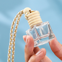 Bouteilles en verre transparentes élégantes et fantaisistes pour diffuseur de voiture suspendu, avec couvercle en bois, 5 ml, 8 ml, 10 ml