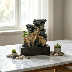Fuente <span class=keywords><strong>de</strong></span> Agua Decorativa con Forma <span class=keywords><strong>de</strong></span> Cascada y Familia <span class=keywords><strong>de</strong></span> Elefantes, con Suculentas Artificiales, para Decoración <span class=keywords><strong>de</strong></span> Escritorio en Casa u Oficina, Regalo para Relajación en Interiores - Product Image 1